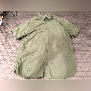 Men’s green button down